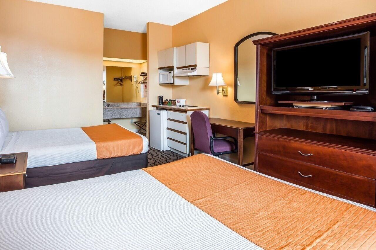 Zainee Inc Budgetel Inn And Suites AugustaAugusta  Kültér fotó