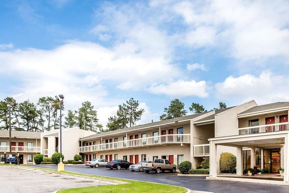 Zainee Inc Budgetel Inn And Suites AugustaAugusta  Kültér fotó